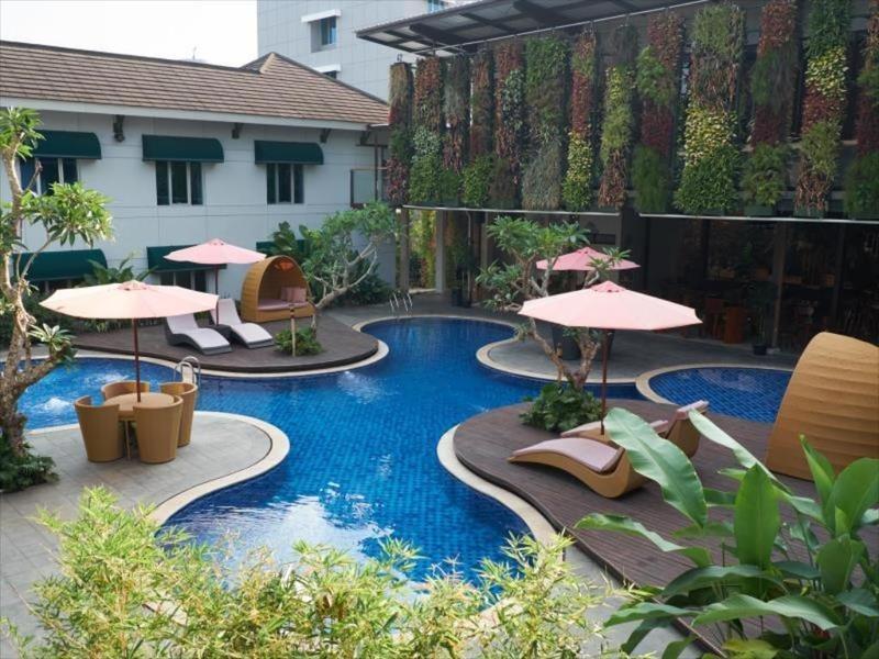 Patra Jasa Bandung Hotel Exterior photo